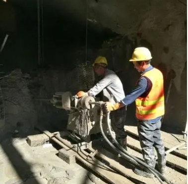 叠彩水下抗分散灌浆料特点 水下不分散注浆料介绍